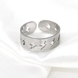 Lightning Bolt Pattern Ring